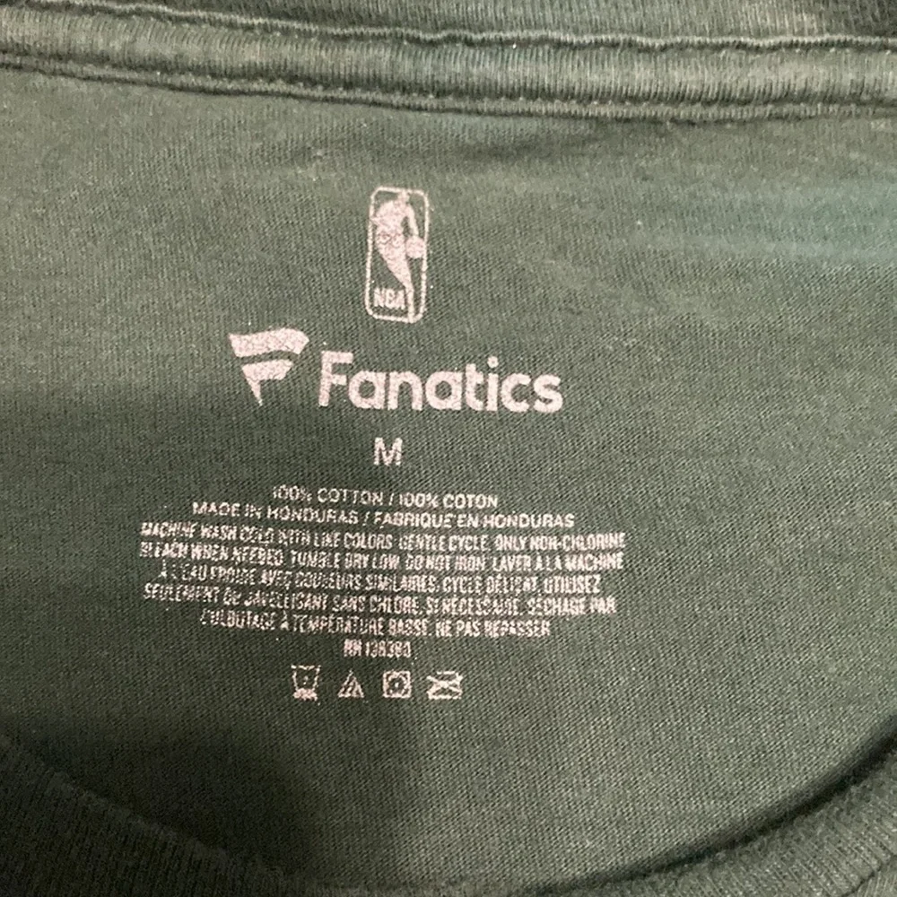 Milwaukee Bucks NBA Fanatics T Shirt. Size M - Picture 6 of 6